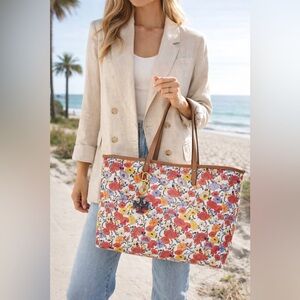 Tory Burch Kerrington Large Floral Tote in Blossom
Ditsy with Bag Charm Included